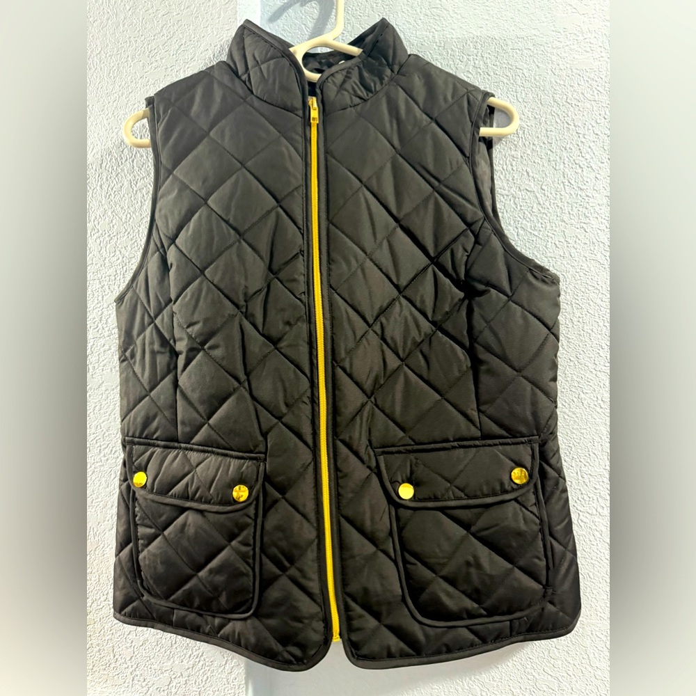 🛍️5/$20 St. John's Bay Black Vest